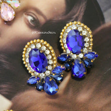 Cargar imagen en el visor de la galería, ARETES EN CRISTALES PEQUEÑOS