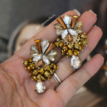 Cargar imagen en el visor de la galería, ARETES MINI CRISTALES