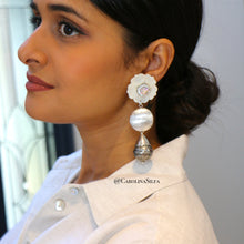 Cargar imagen en el visor de la galería, ARETES LUNA PLATA