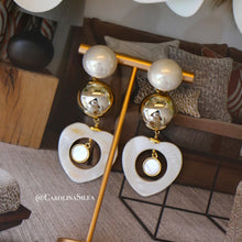 Cargar imagen en el visor de la galería, ARETES METALIZADOS